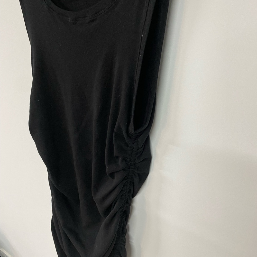 Brand new never worn I lost a lot of weight and doesn’t fit it’s a size 6